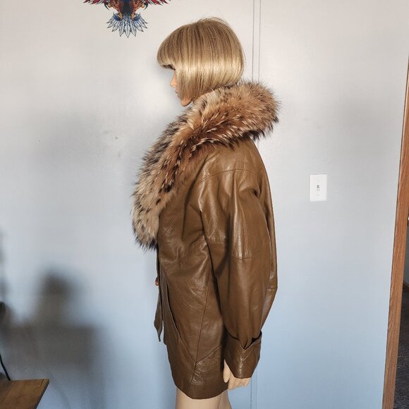 # Large leather/raccoon coat - Picture 3 of 4